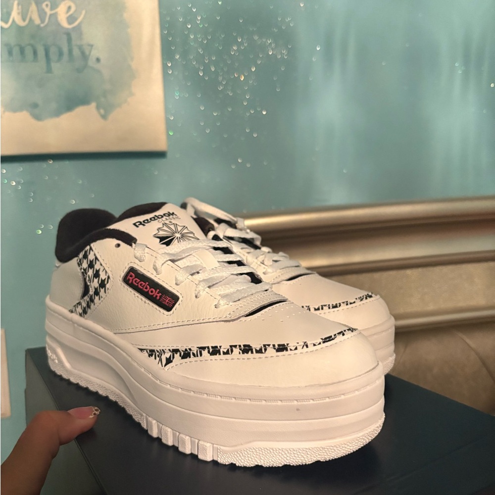 Reebok Women's White and Black Patterned Sneakers
